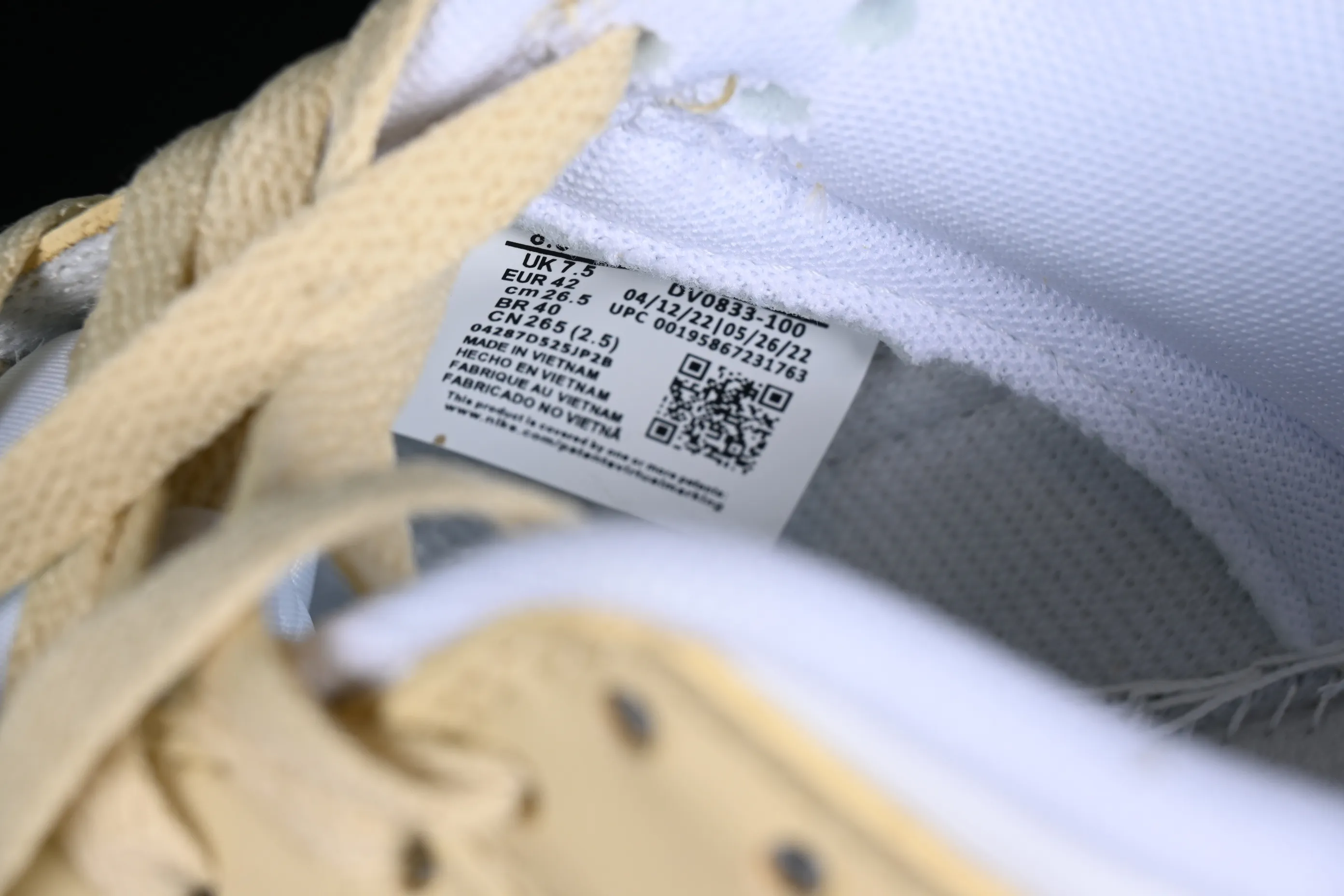 All Categories Nk SB Dunk Series Nk SB Dunk Low low-top sneakers Cost-effective version Dunk Low "Team Gold" golden wheat color SB low-top sports and leisure sneakers DV0833-100